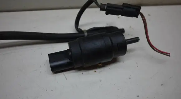 Mercedes-Benz E W211 Windscreen/windshield washer pump 3090179