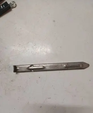 Headlight/headlamp mounting bracket