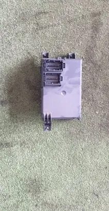 Opel Corsa D Fuse module 13301560