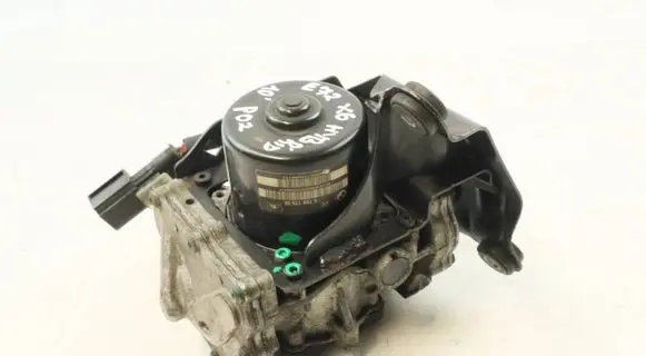BMW X6 E71 Vacuum pump 6789115 6797374 34336797374