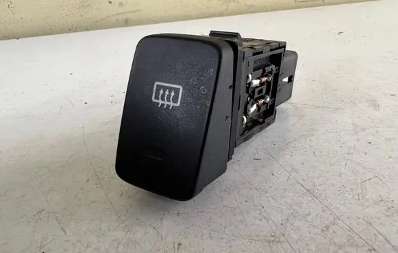 Hyundai Tucson JM Windscreen/window heater switch 025917774970 02591777497