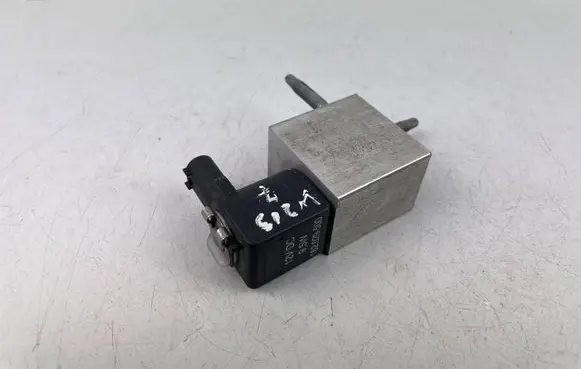 Mercedes-Benz E W213 Air conditioning (A/C) expansion valve A2058300306