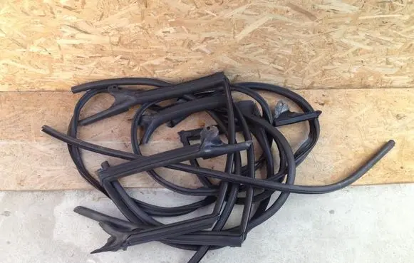 Audi A7 S7 4G Rubber seal loading door 4G88827705B