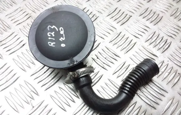 Volkswagen Golf IV Breather hose/pipe 028129101E