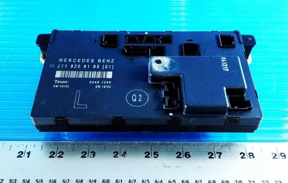 Mercedes-Benz E W211 Door control unit/module 2118208185