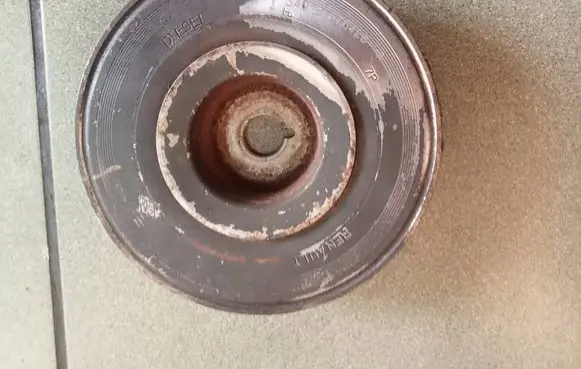 Renault Megane II Crankshaft pulley 000