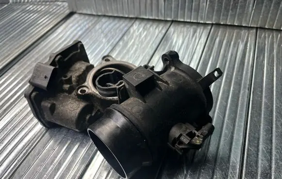 BMW 3 E92 E93 Throttle valve 7810752 11884414 508369