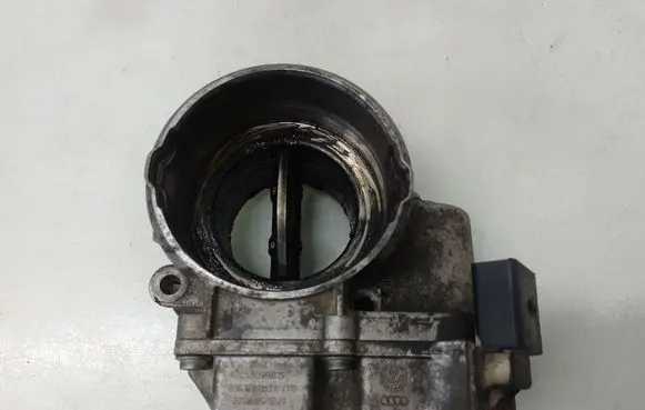 Audi A4 S4 B7 8E 8H Throttle valve 03G128063C