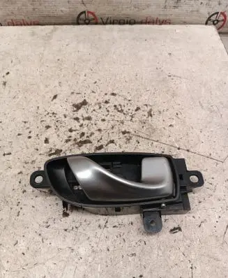 Infiniti Q50 Rear door interior handle