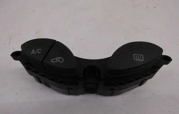 Ford Focus Windscreen/window heater switch 98AG19A945BG