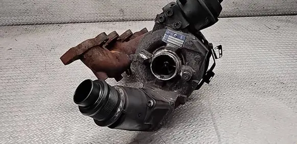 Volkswagen PASSAT B7 Turbo 03L253056G