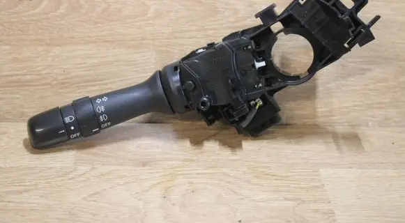 Toyota Auris 150 Indicator stalk 173832