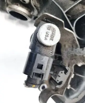 Volkswagen PASSAT B7 Turbo solenoid valve 
