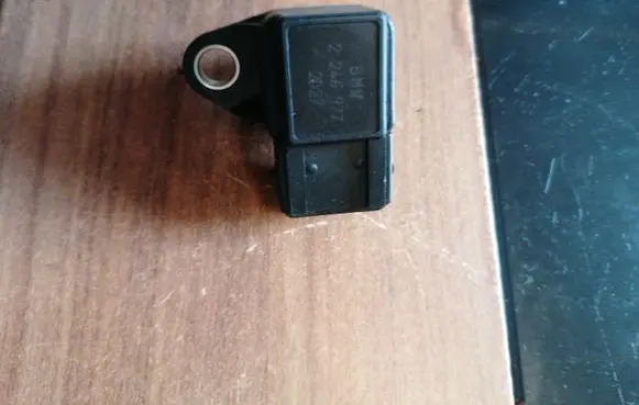 BMW 5 E39 Air pressure sensor 2246977