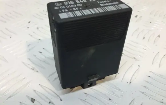 Mercedes-Benz Vito Viano W638 Other relay 0165452332