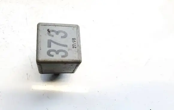 Volkswagen PASSAT B5.5 Other relay 8D0951253A V23154-B52-X301