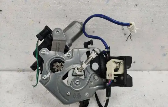 Mazda CX-9 Tailgate/trunk/boot lock/catch/latch 830100--1021