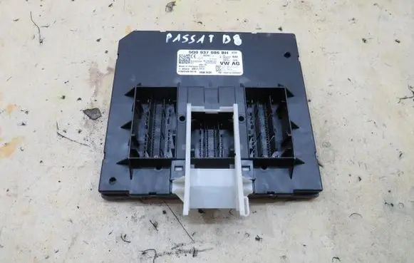 Volkswagen PASSAT B8 Comfort/convenience module 5Q0937086BH
