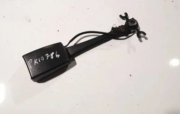 Front seatbelt buckle