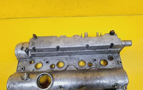 Opel Astra G Rocker cam cover 24417248
