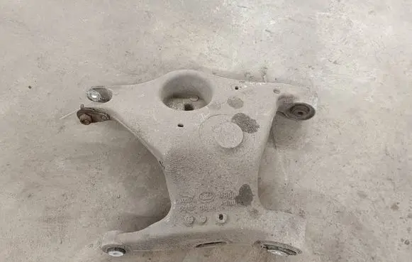 Jaguar XE Rear control arm GGOBE1240