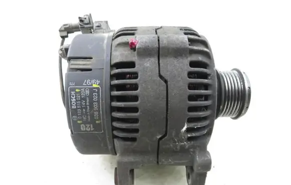 Volkswagen Golf IV Generator/alternator 0123515021 038903023J