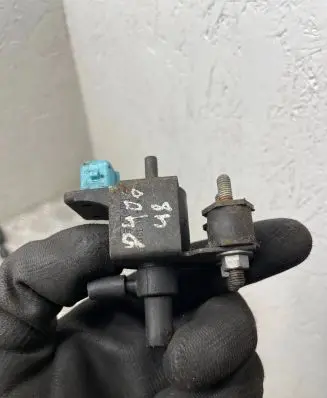 Peugeot 406 Turbo solenoid valve