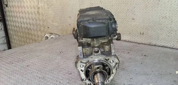 Opel Vectra C Fuel injection high pressure pump 0470504215 0281010717