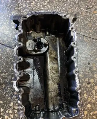 Volkswagen PASSAT B7 Oil sump