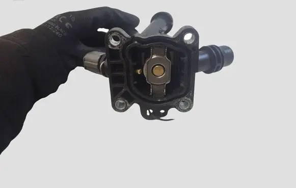 Volvo V60 Thermostat/thermostat housing 31293556