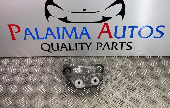 Opel Astra K Gearbox mounting bracket 13389321