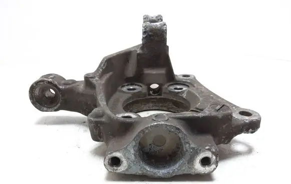 Volvo V70 Front wheel hub 9461943