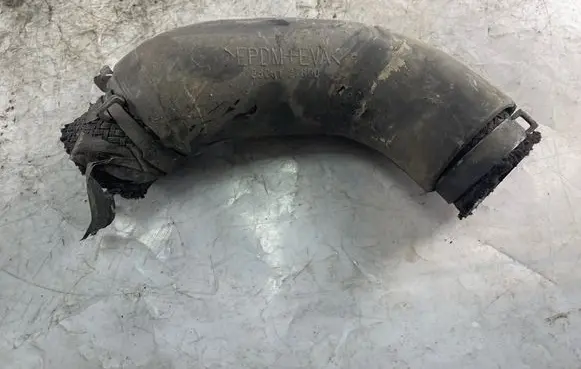 Hyundai Santa Fe Intercooler hose/pipe 2826127800