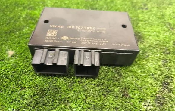 Volkswagen Transporter - Caravelle T5 Tow bar trailer control unit/module 1K0907383G