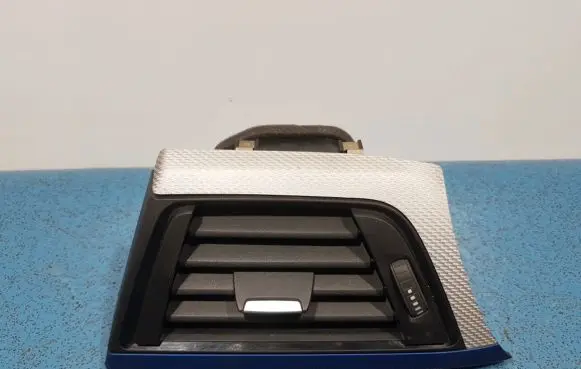 BMW Z4 E89 Dashboard side air vent grill/cover trim 9218549