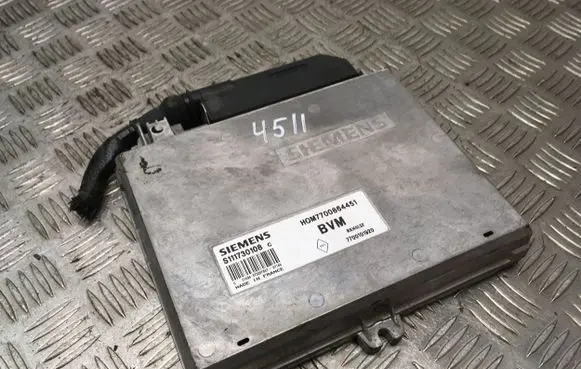 Renault Megane I Engine control unit/module S111730108 HOM7700864451 7700101920