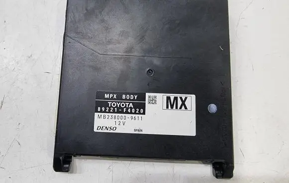 Toyota C-HR I Comfort/convenience module 89221F4020 MB2380009611