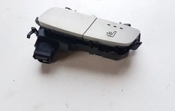 Mercedes-Benz C W205 Seat heating switch A2139057502