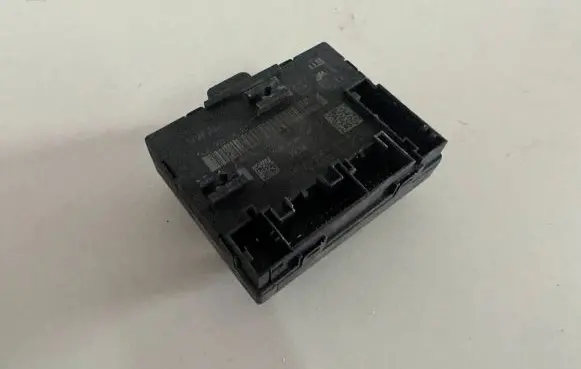 Skoda Octavia Mk3 (5E) Door control unit/module 5Q0959592E 5Q0959592B YE007PCB24A
