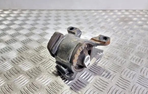 Mazda 6 Engine mount bracket K1442