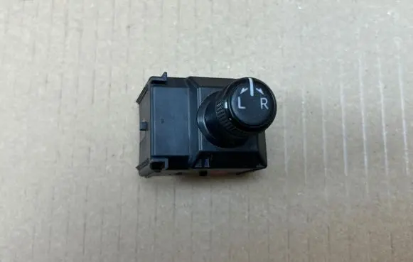 Toyota C-HR I Wing mirror switch 84872F4020