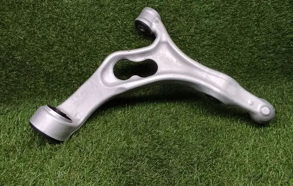 Volkswagen Touareg II Front lower control arm/wishbone 7L0407183A 7P0407152E