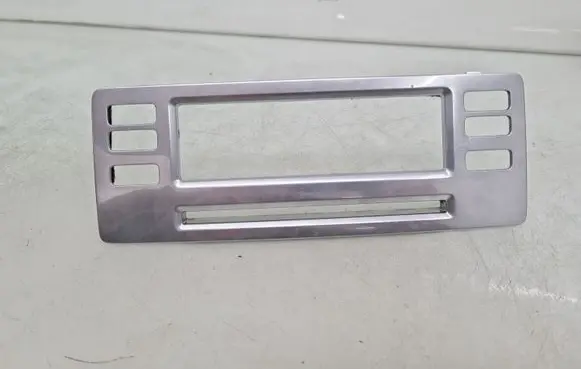 Volvo V70 Radio/GPS head unit trim 1303415
