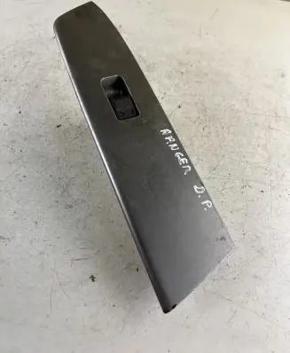 Ford Ranger Electric window control switch UR5666370 08X6TH7
