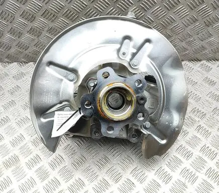 BMW X5 G05 Rear wheel hub 6876651 6899153