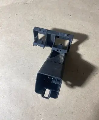 Volkswagen Golf Plus Glow plug pre-heat relay 0281003038