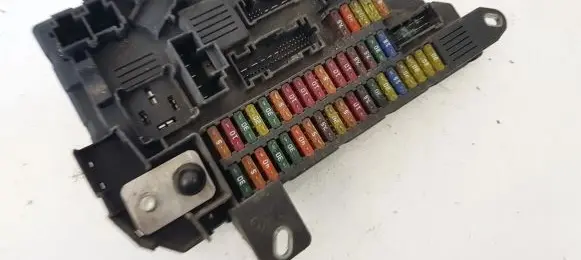 BMW 5 E60 E61 Fuse box set 690661804 6906618-04
