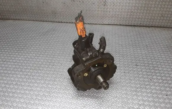 Peugeot 406 Fuel injection high pressure pump 0445010010