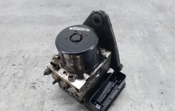 Skoda Superb B6 (3T) ABS Pump