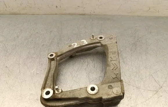 Peugeot 208 II A/C compressor mount bracket 9826641380